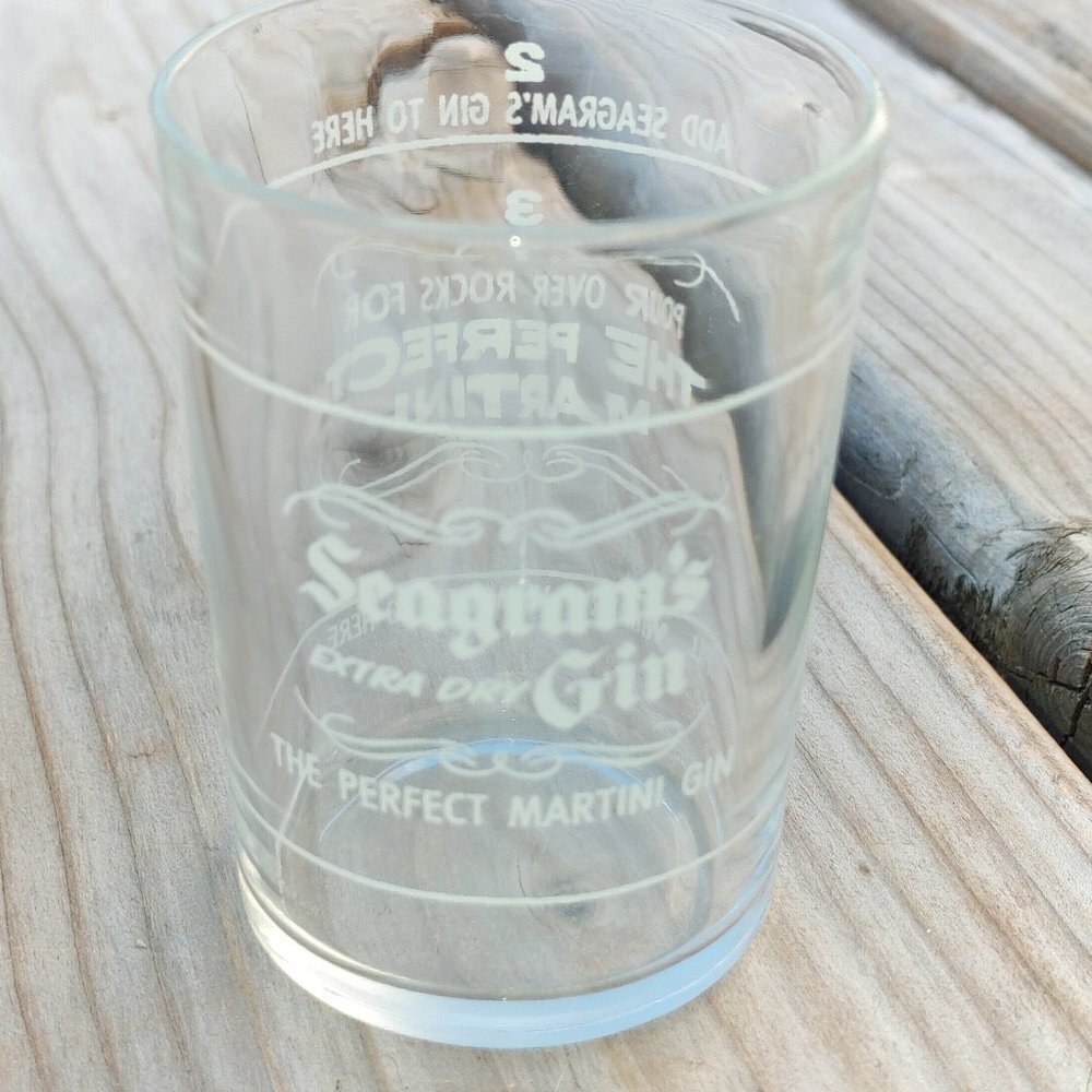 Vintage Seagram's Extra Dry Gin Glass Martini Gin